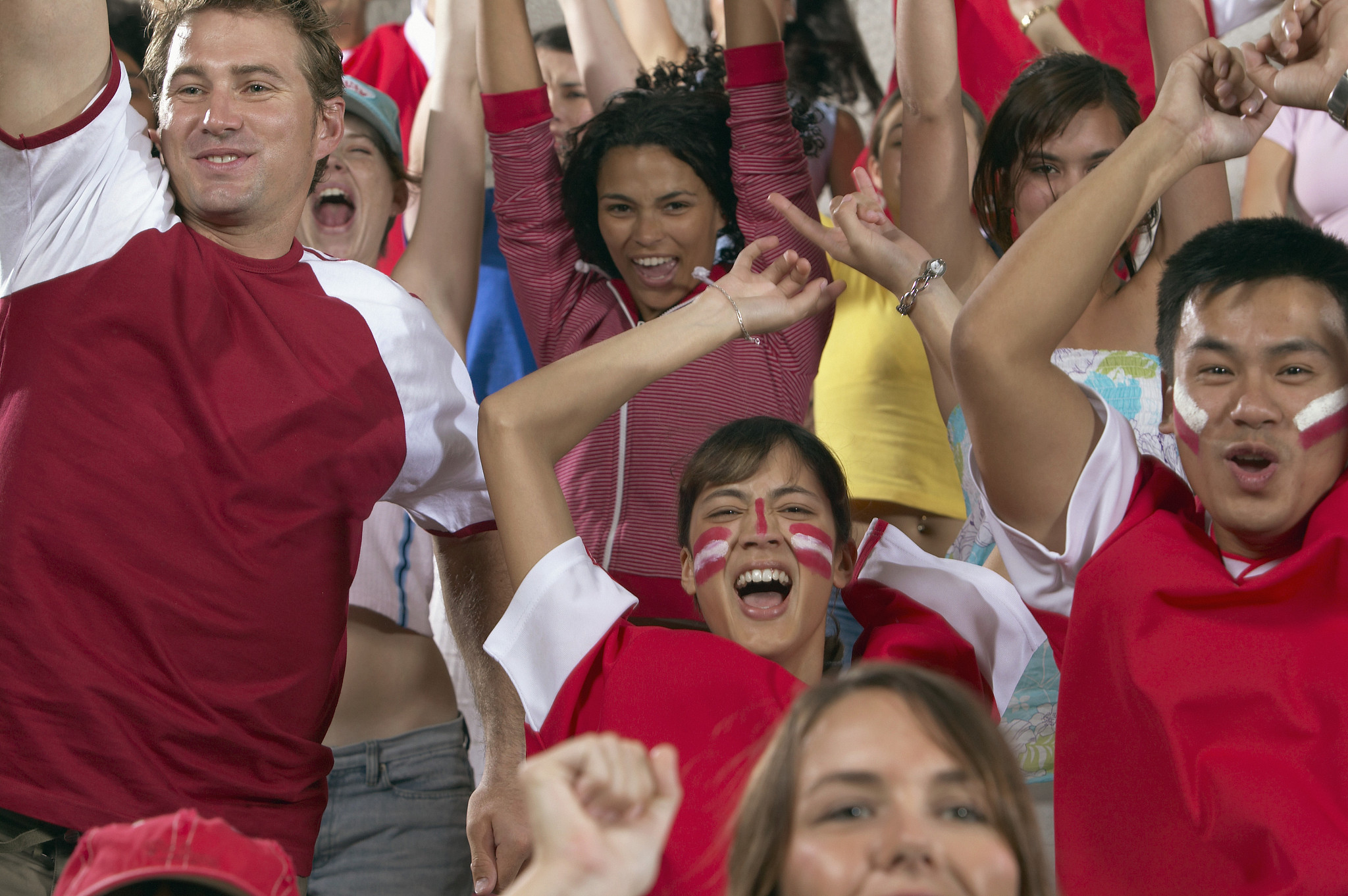 九州娱乐平台-葡萄牙比赛最后时刻球迷冲场大四喜