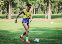 足球强队备战关键比赛，掀起胜利的热潮